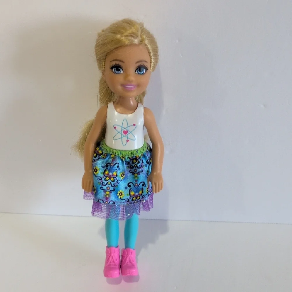 Barbie Family Set - 1966 Barbie, 1968 Ken, and 2017 Chelsea - Picture 15 of 16